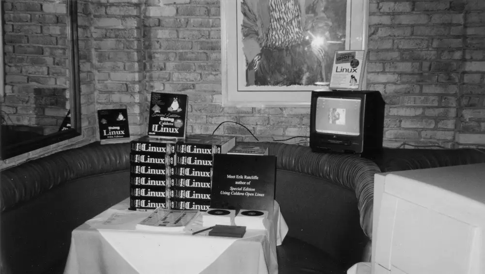 Book signing for Using Caldera Linux at a press event during Comdex '99 in Las Vegas